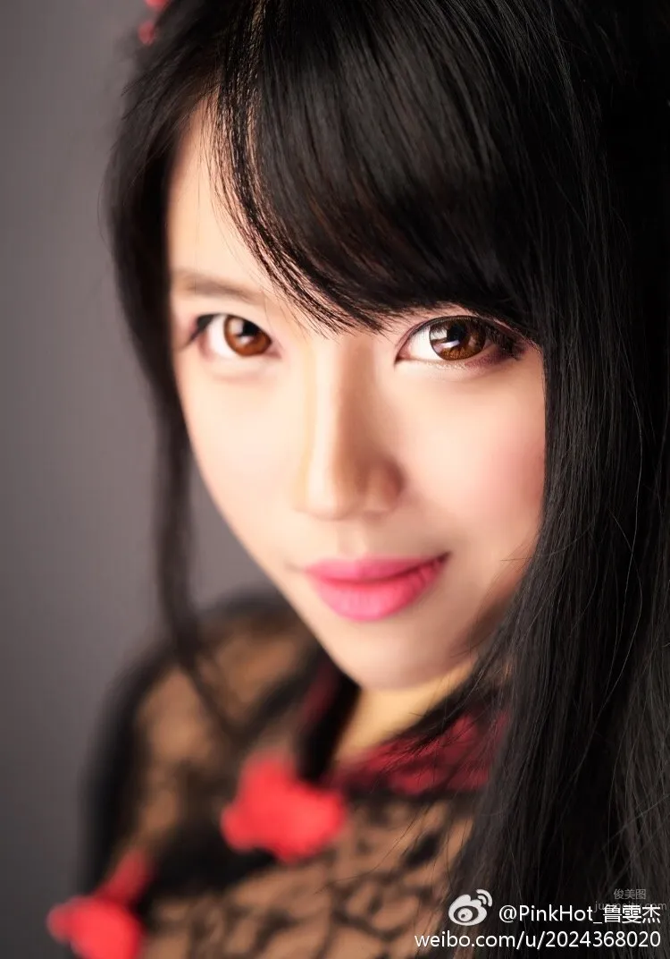 Lu Wenjie - 2015 Shanghai Auto Show Mitsubishi Chief Model photo 6