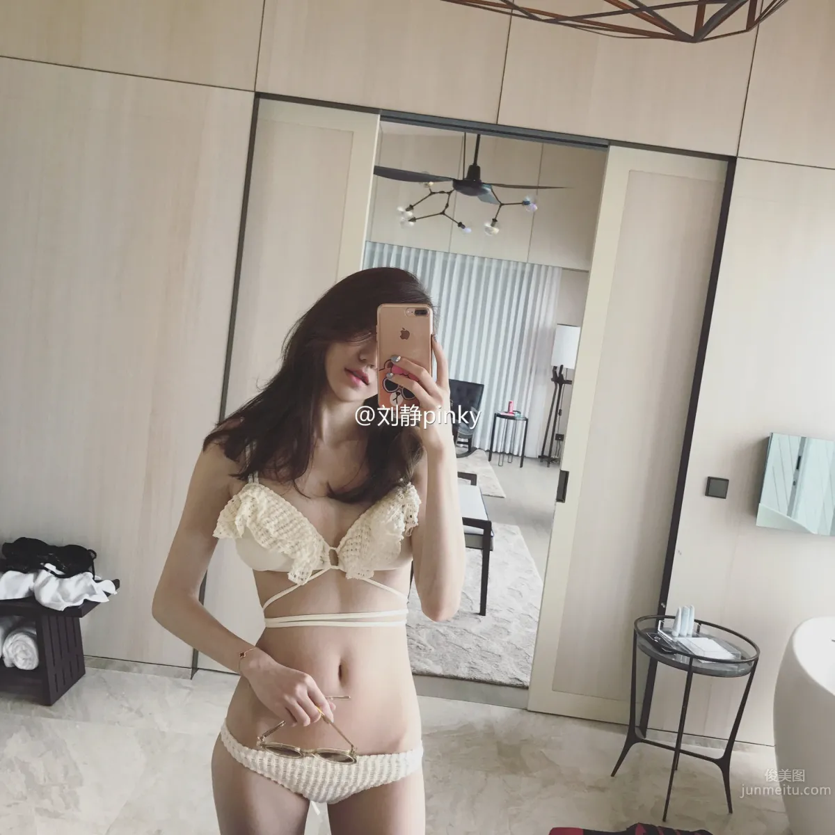 劉靜pinky- 2013ChinaJoy完美世界showgirl 10