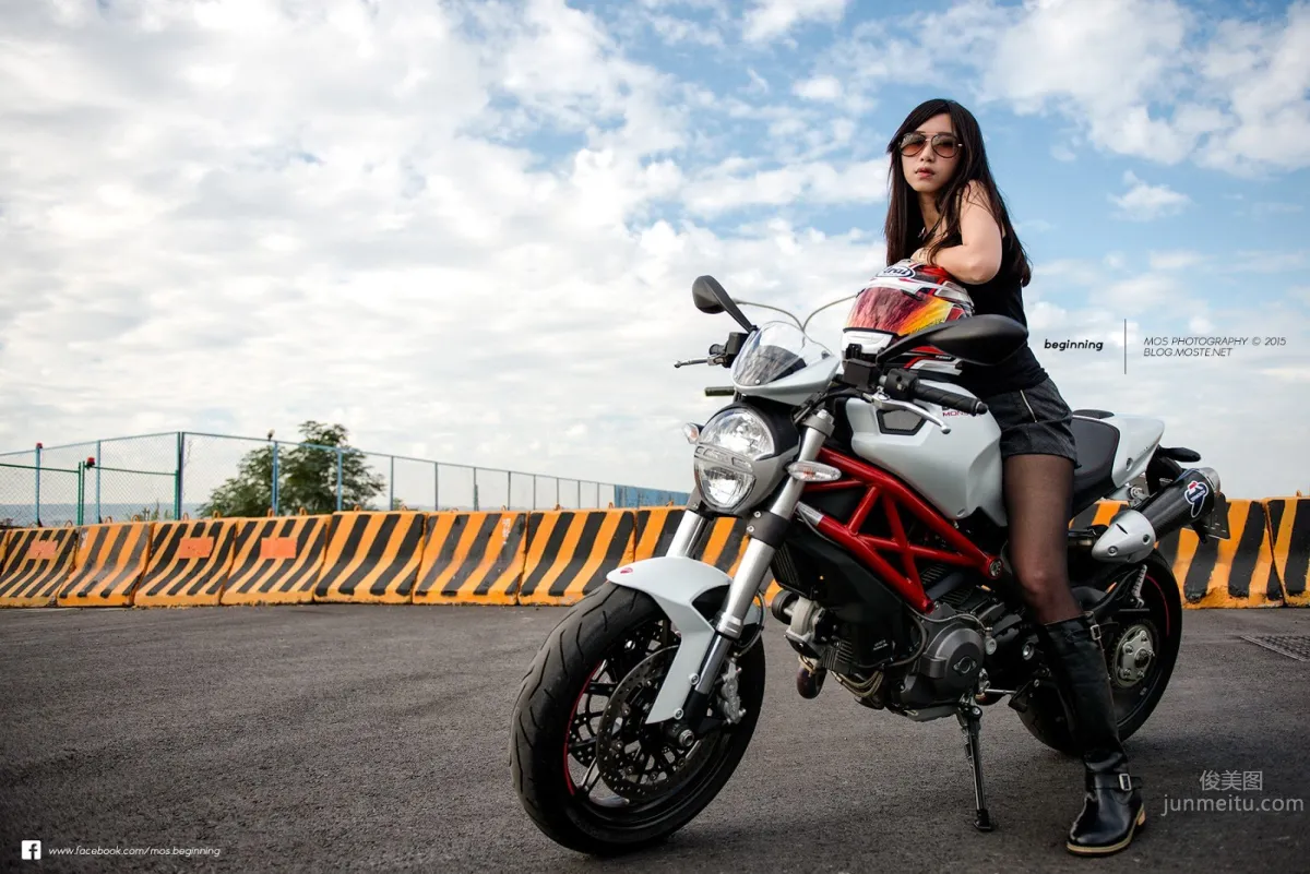 Ti Ti Yang, Heavy Motorcycle and Beauty Photo Collection photo 3