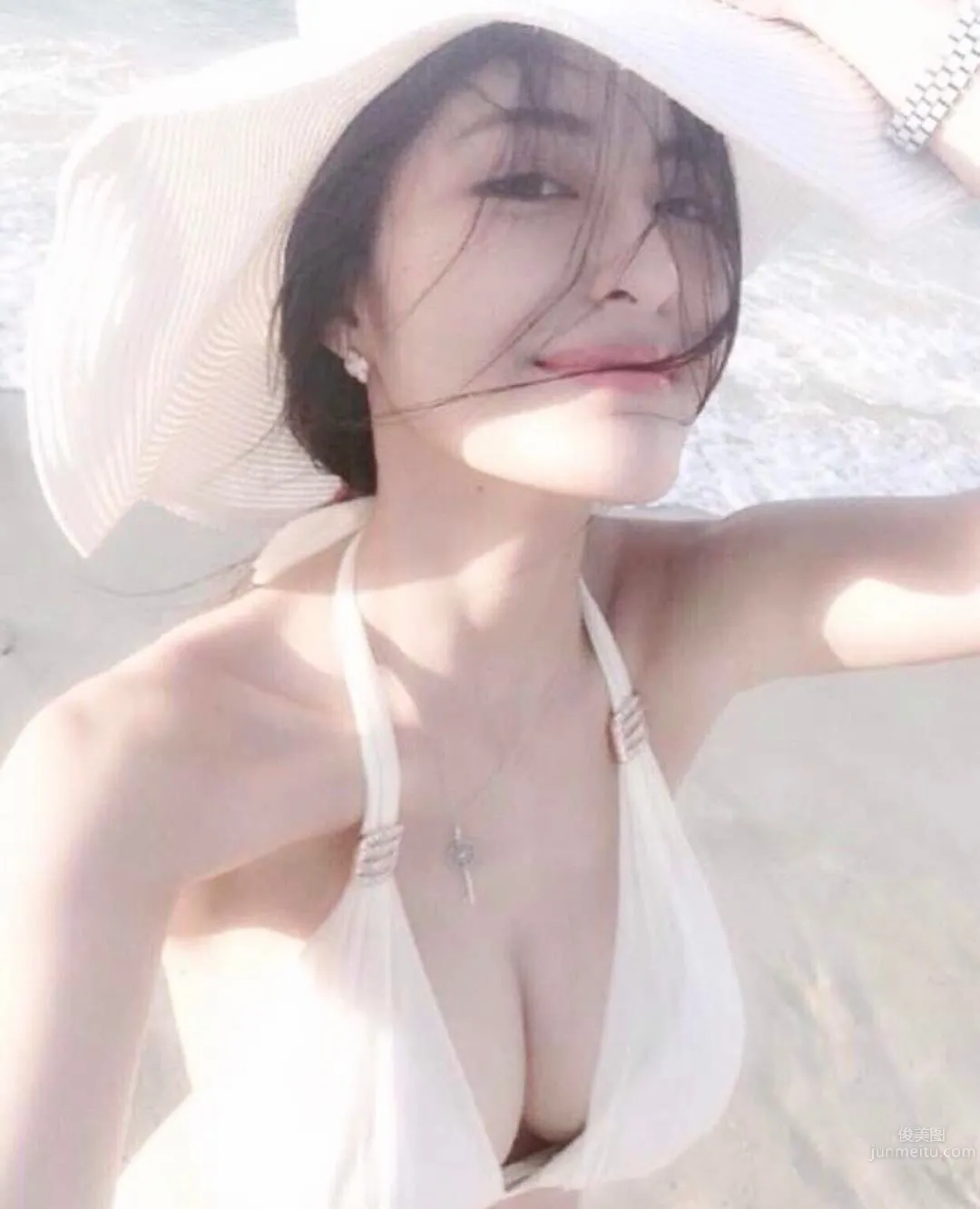 Jessica Hkusau, Elegant Legs Goddess with a Great Figure photo 10