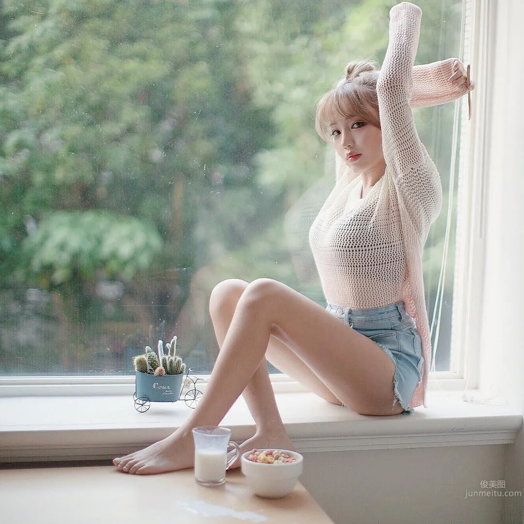 Huang Lin, Electric-Eye Beauty in Bikini Shows Off Her 32D Figure photo 4