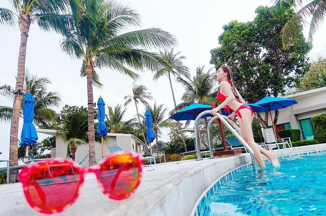 Huang Lin, Electric-Eye Beauty in Bikini Shows Off Her 32D Figure photo 20