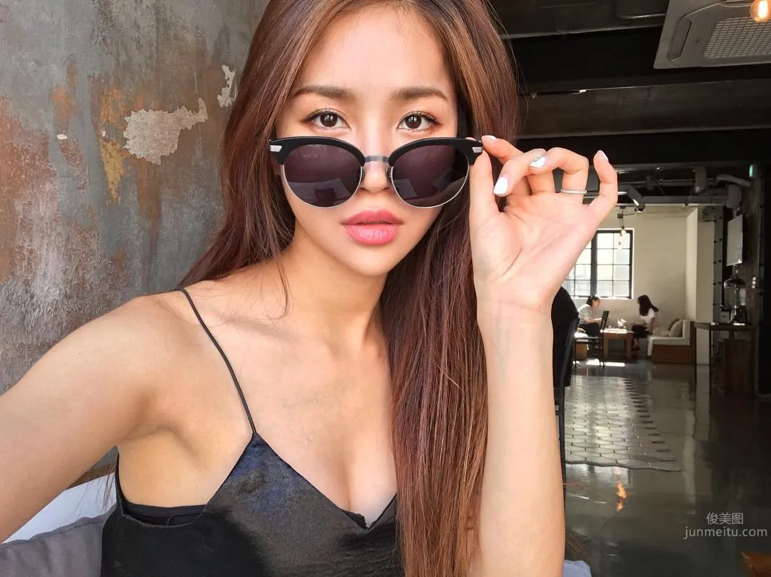 Jess, Super Pretty Face and Round Beautiful Curves photo 3