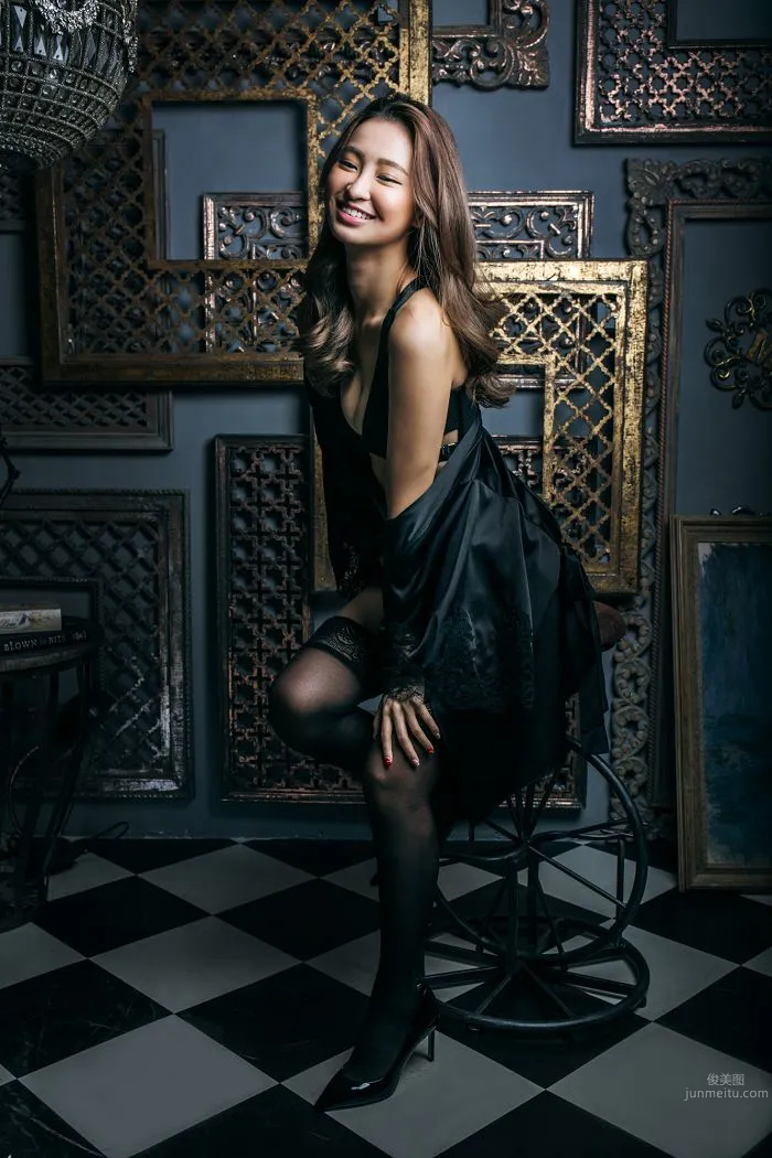 Gillian Ng: Profit photo 1