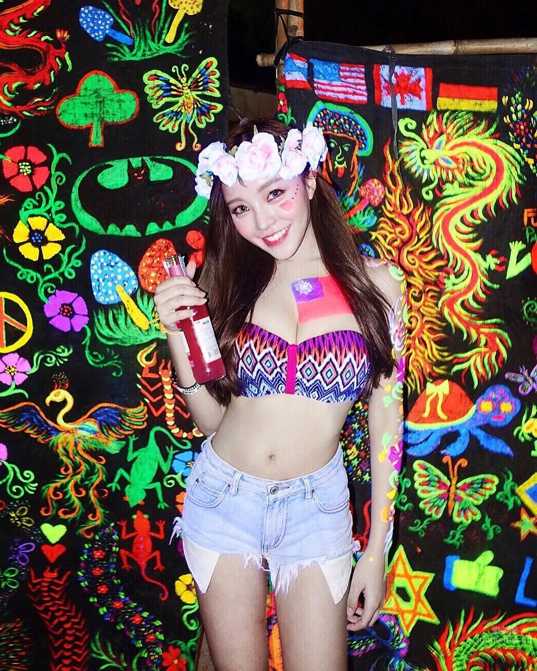 Huang Lin, Electric-Eye Beauty in Bikini Shows Off Her 32D Figure photo 6
