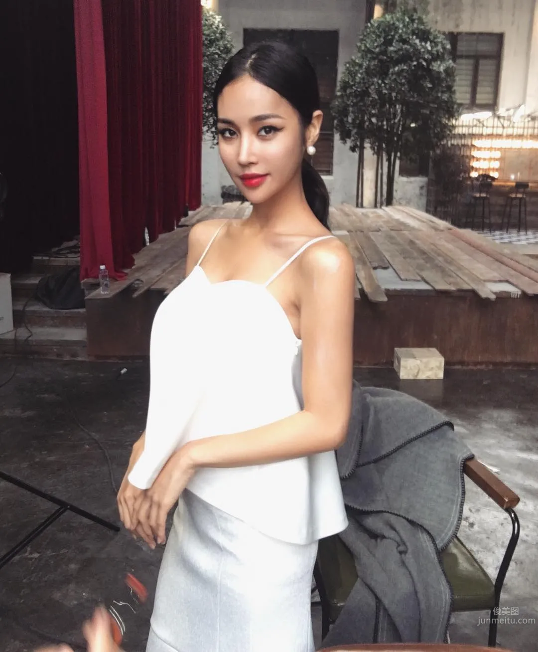 Jess, Super Pretty Face and Round Beautiful Curves photo 10