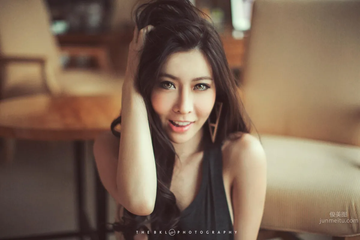 Melody Low- 新加坡正妹性感寫真 4
