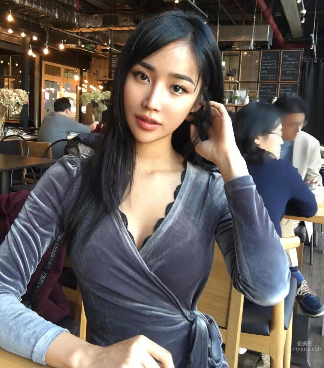 Jess, Super Pretty Face and Round Beautiful Curves photo 13