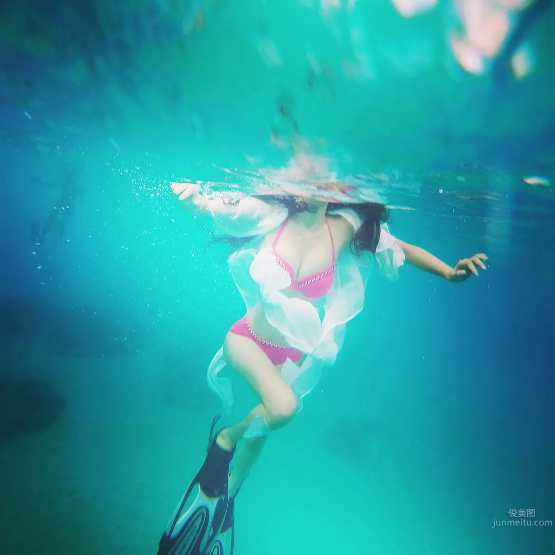 Ya Lu - A Good Figure That a Bikini Cannot Hide photo 5