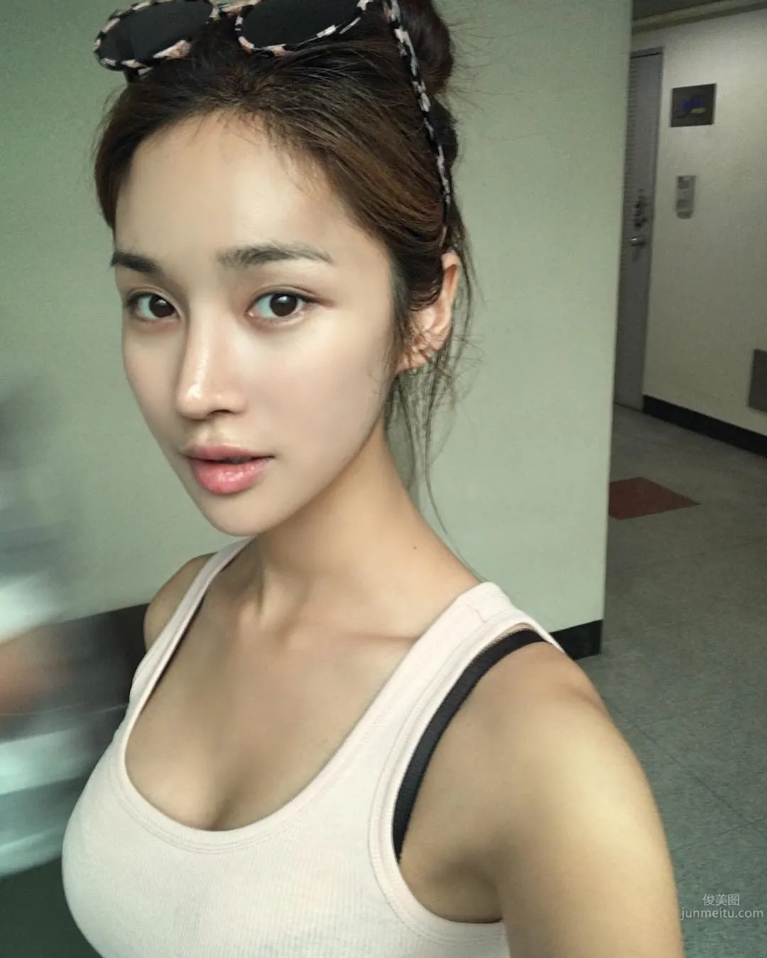 Jess, Super Pretty Face and Round Beautiful Curves photo 8