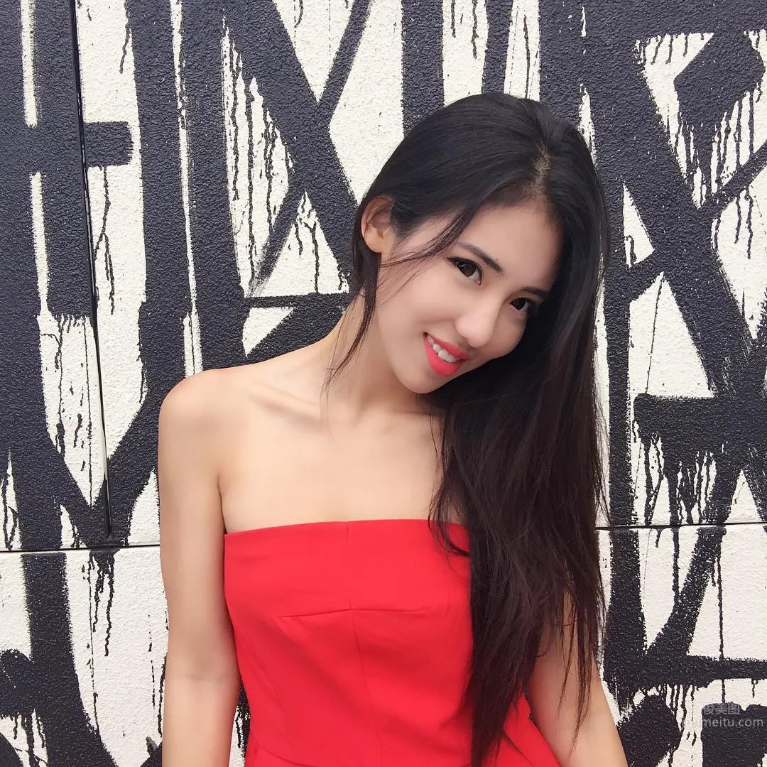 Ya Lu - A Good Figure That a Bikini Cannot Hide photo 9