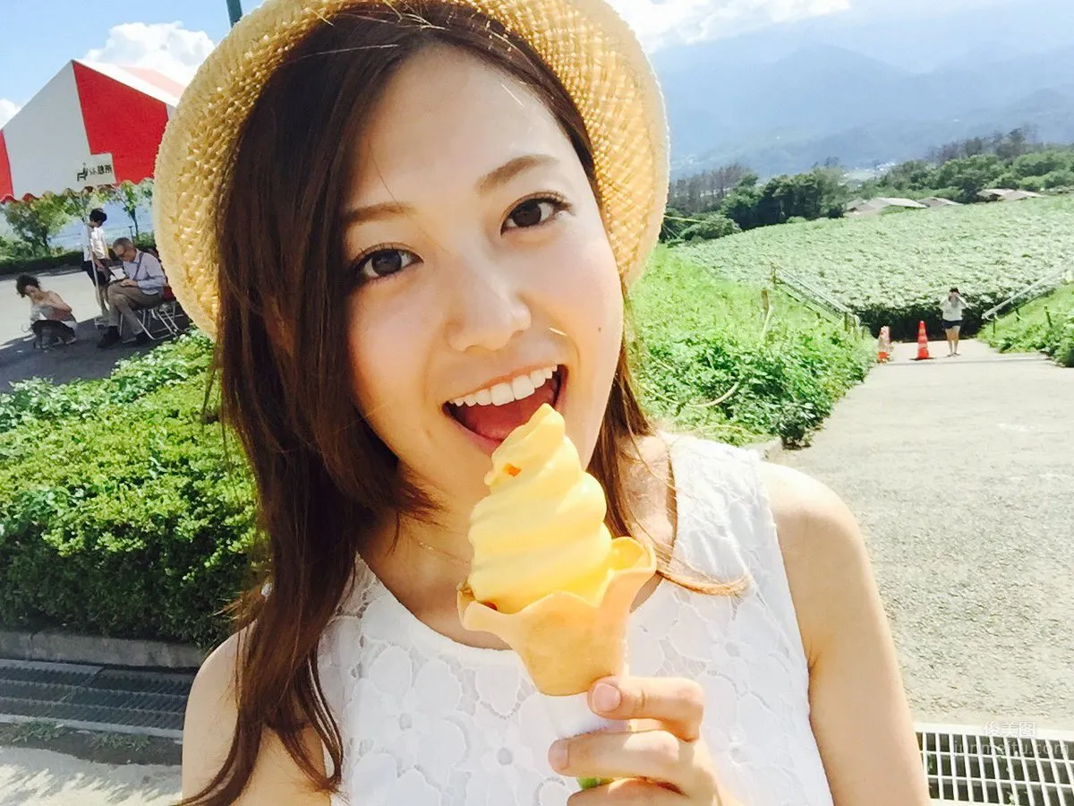 市原彩花- 美人賽車女郎私房照 10