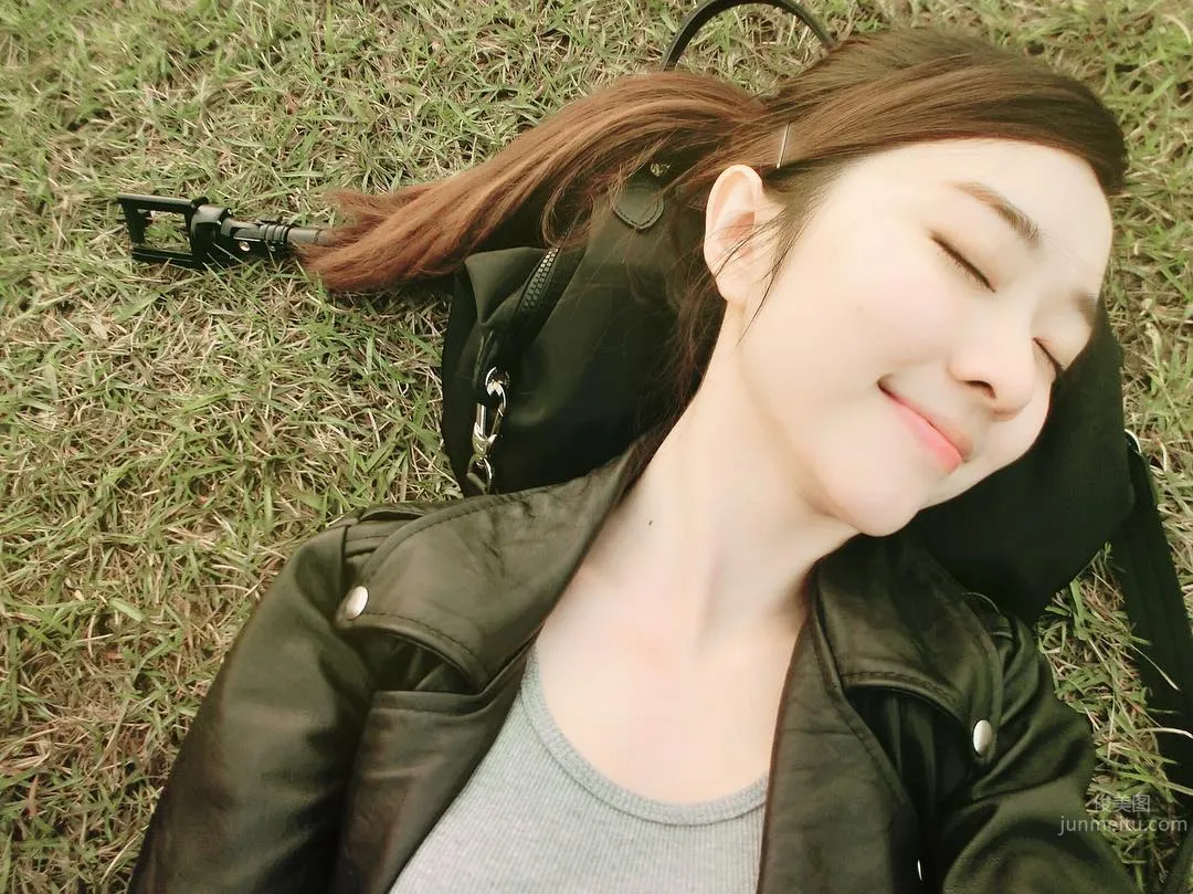 Su Chencheng - Super Elegant Taipei Commercial University Girl with Heaven-Defying Long Legs photo 10