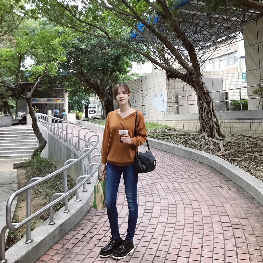 Ellen Wu - A Girl with an Overflowing Amount of Positive Charm photo 5