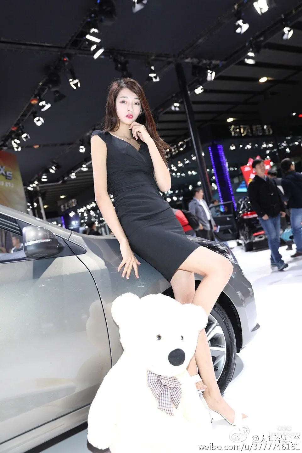 Big Ears Xia Zhi, Beautiful and Elegant Car Model Private Shoot photo 2
