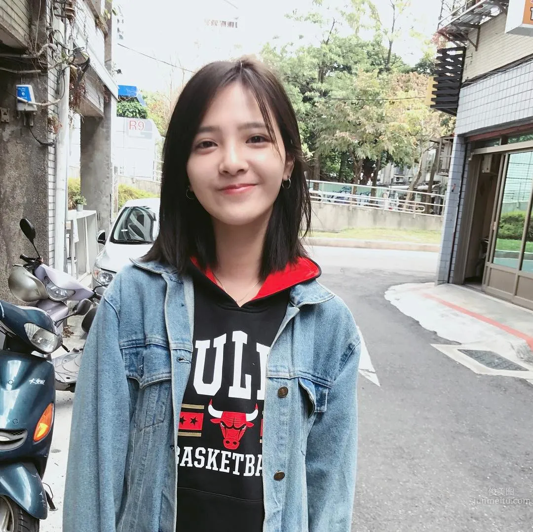 Ellen Wu - A Girl with an Overflowing Amount of Positive Charm photo 13