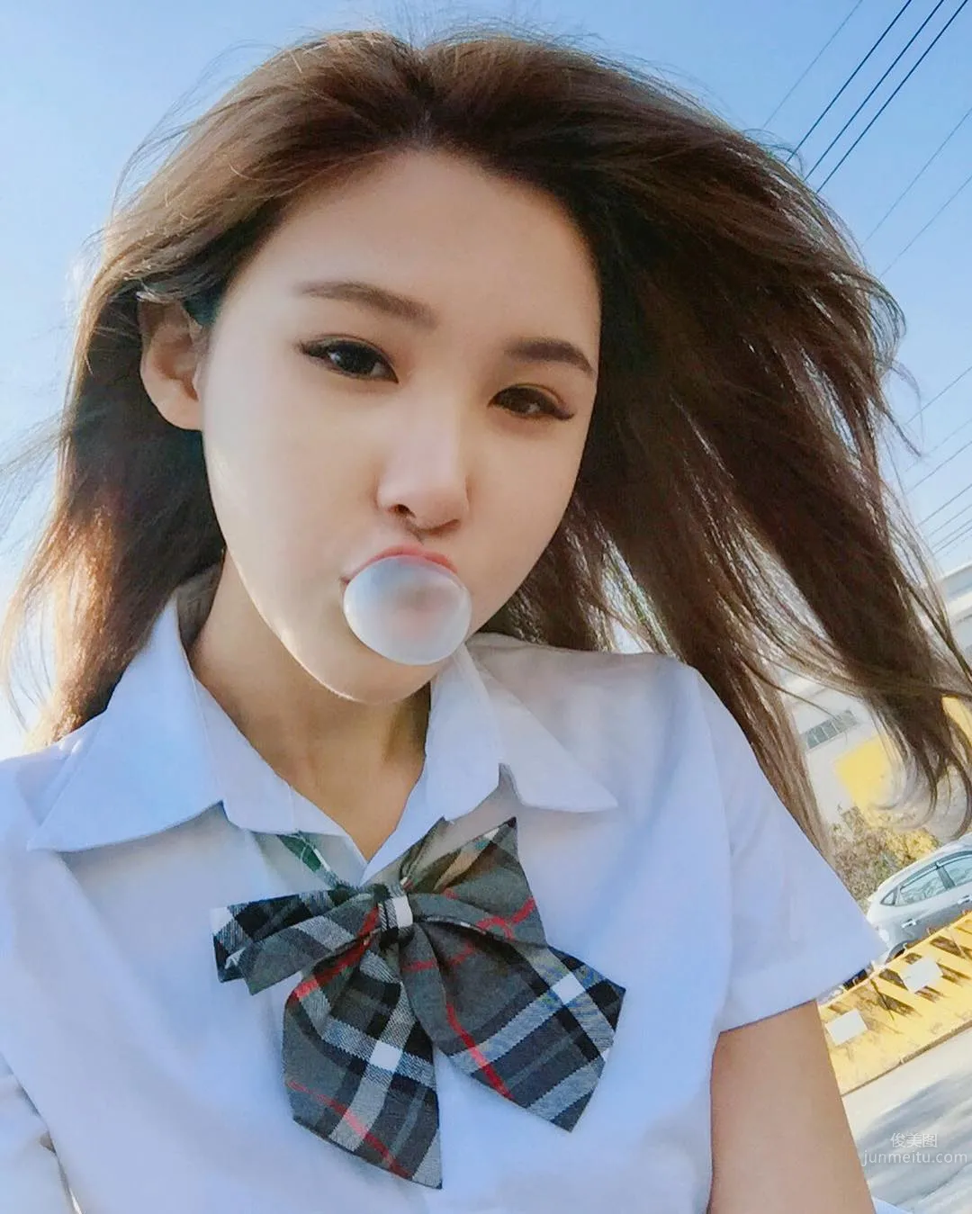 Vika Yu- 穿上超好賣的泳裝秀出不科學蠻腰 18