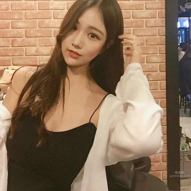 heex.x - Korean Beauty Elegant Selfie photo 5