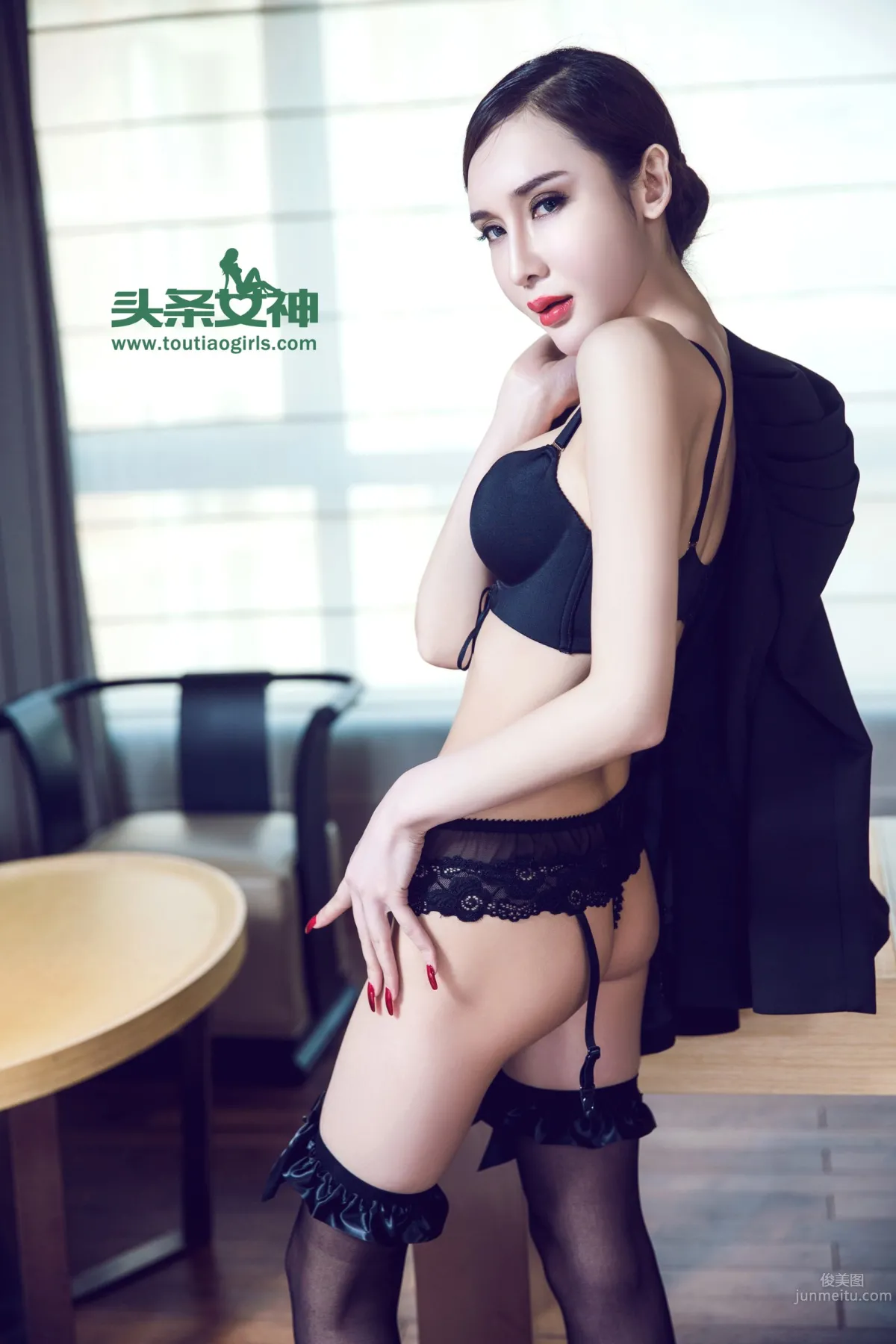 阿依努爾瓦娅情欲女爵寫真 7