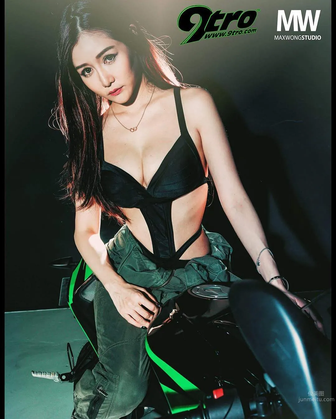 Naomi Liu - Singapore 34E Beauty Full of Passion photo 11
