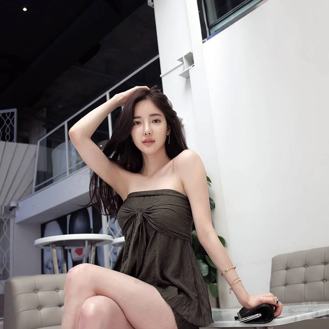 Ban Seo Jin, South Korea's Stunning Leg Model photo 10