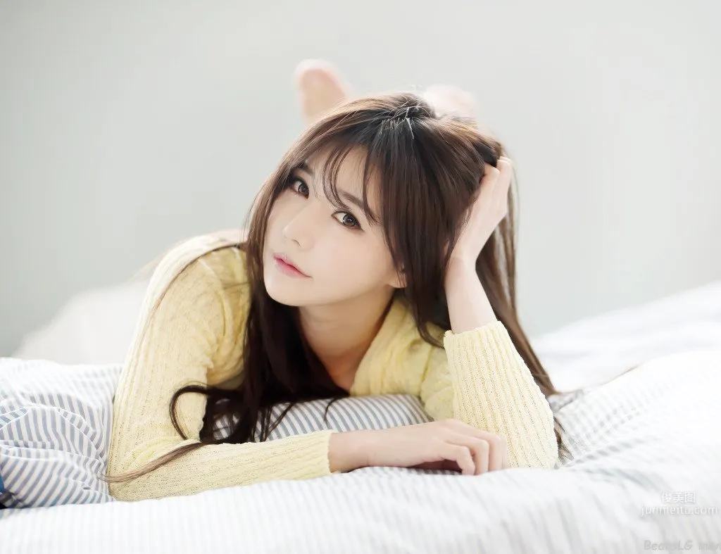 Han Ga Eun, Sexy and Alluring Uniform Photo photo 17