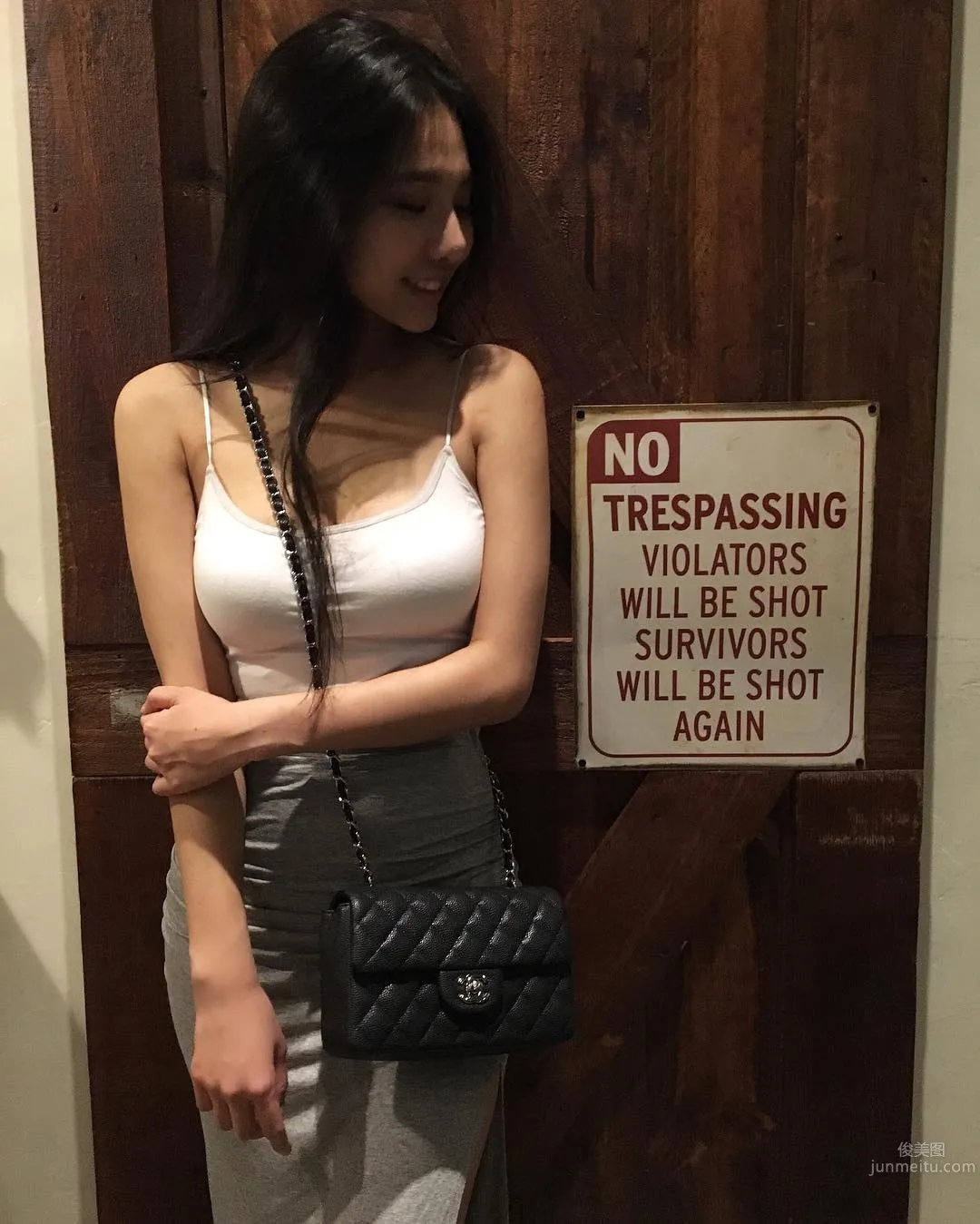 Jubaee, Hot Girl Shows Off Her Wheat-Colored Skin, Sexy Hot Photos Are Tempting photo 4