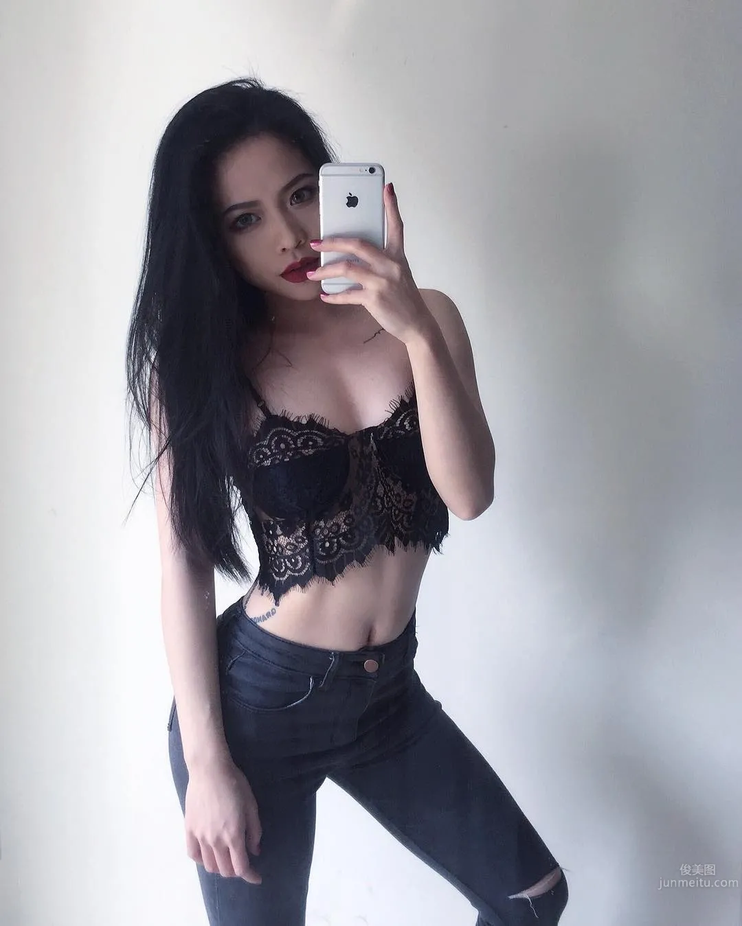 Dinonoz, Transformation from Pure to Alluring photo 14