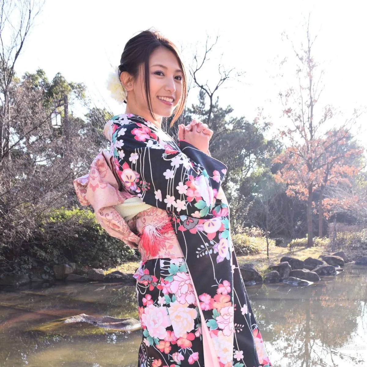 市原彩花- 美人賽車女郎私房照 3
