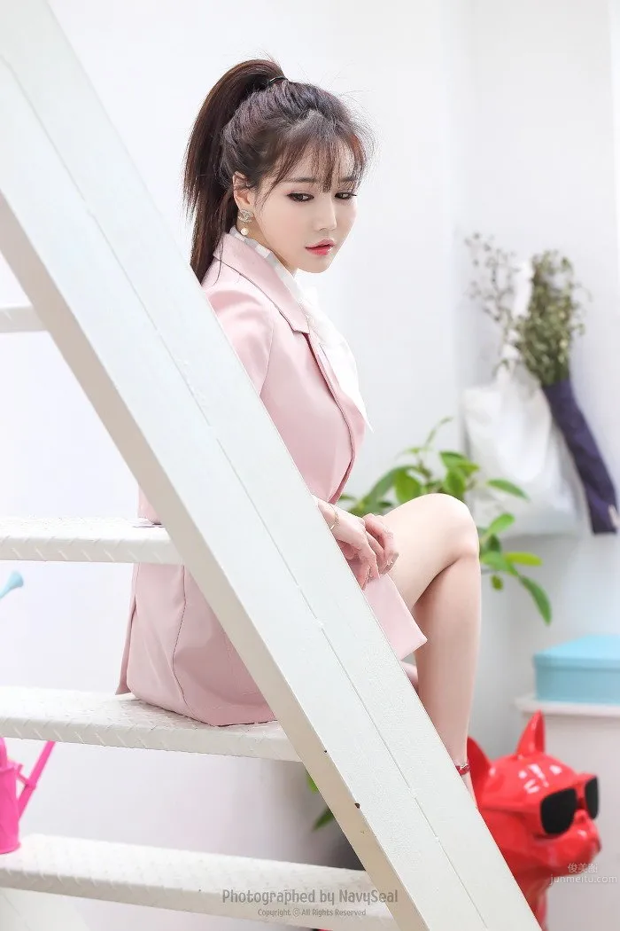 Han Ga Eun, Sexy and Alluring Uniform Photo photo 38