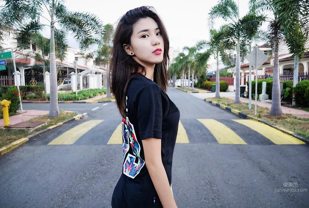 Liu Minni - Devil Figure Tight Pants photo 9