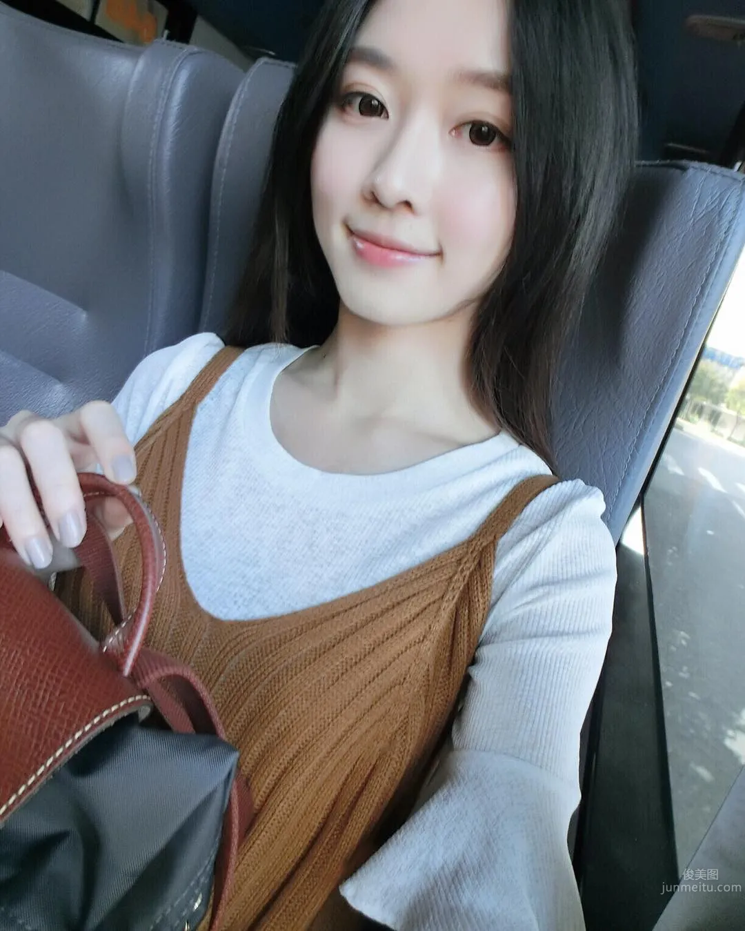 Su Chencheng - Super Elegant Taipei Commercial University Girl with Heaven-Defying Long Legs photo 7