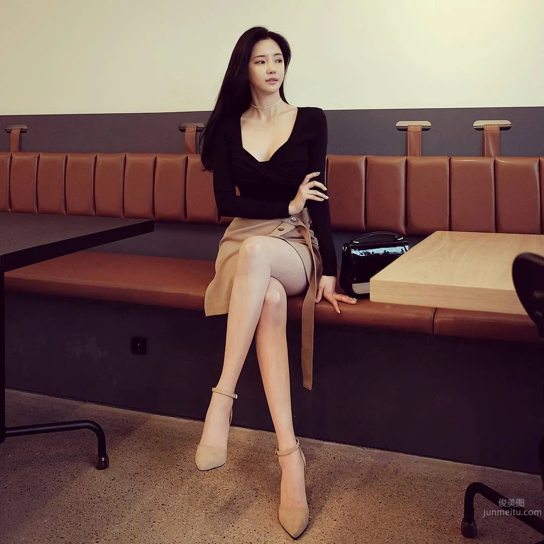 Ban Seo Jin, South Korea's Stunning Leg Model photo 33
