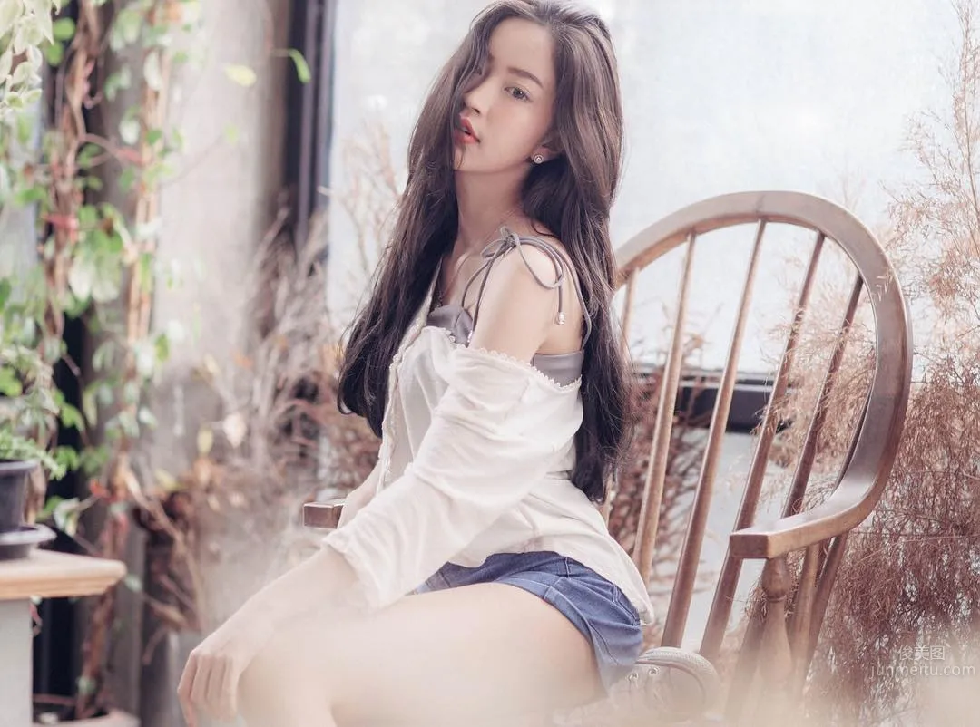Pravewan Singhato - Thai High Beauty Fair-Skinned Beautiful Legs Girl photo 15