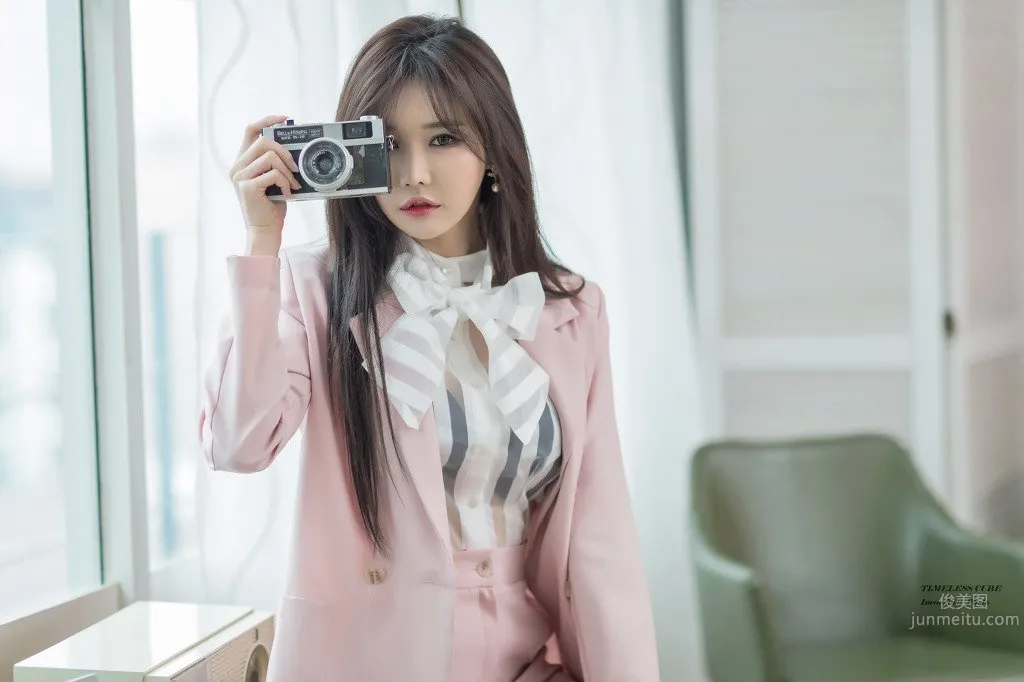 Han Ga Eun, Sexy and Alluring Uniform Photo photo 25