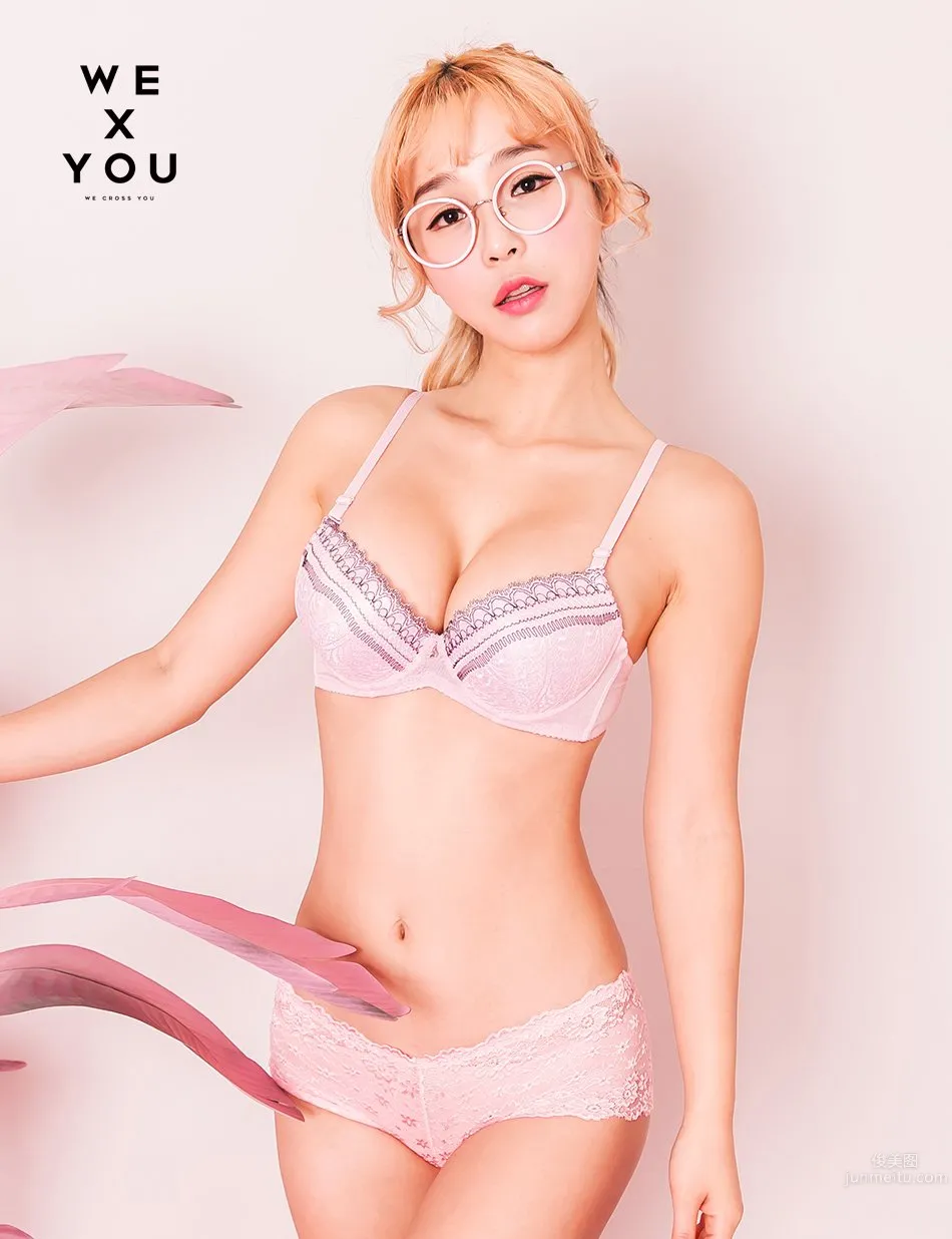 李智娜(이지나)- 韓國賽車女郎内衣私房寫真 6