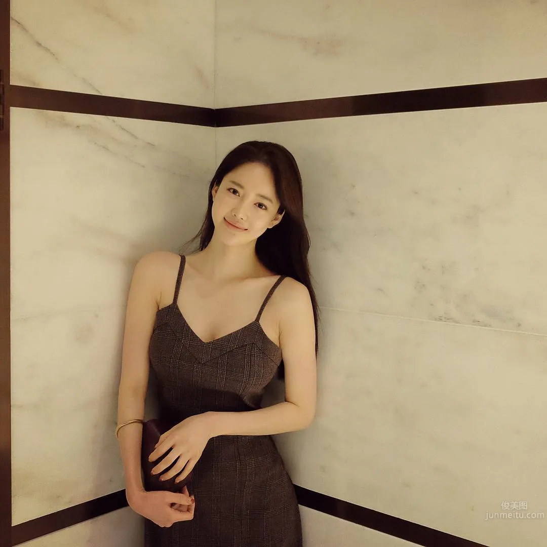 Ban Seo Jin, South Korea's Stunning Leg Model photo 27