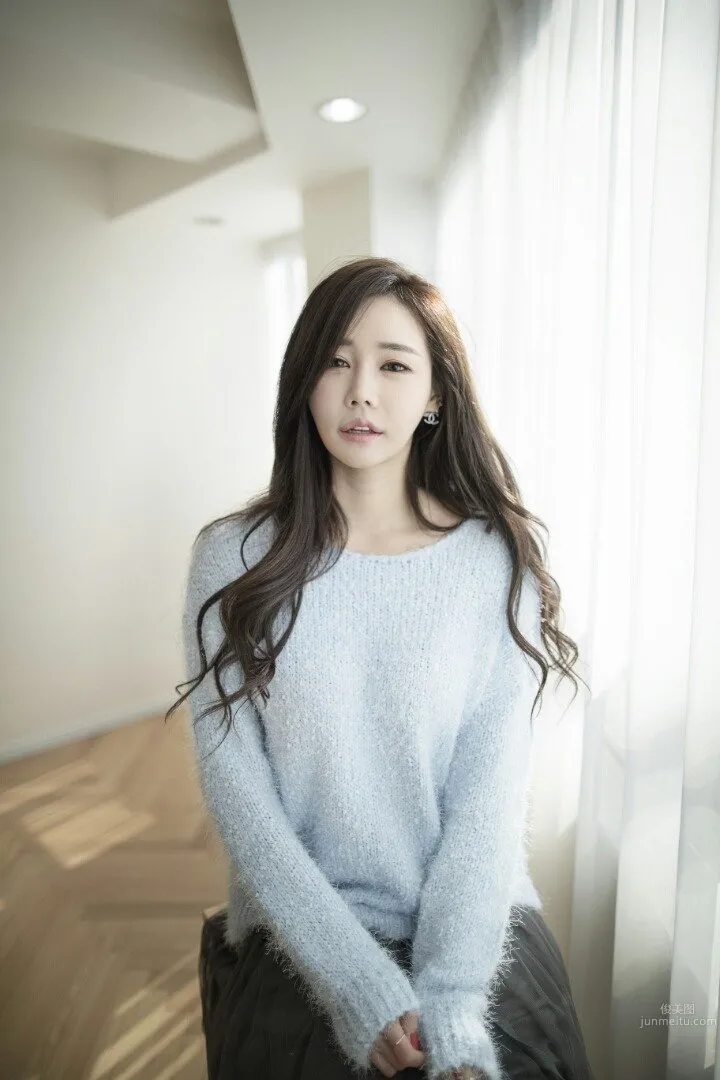 Han Jiaen, South Korean Model Ultra Charming Home Photo Set photo 34