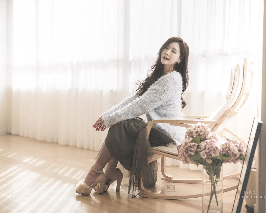 Han Jiaen, South Korean Model Ultra Charming Home Photo Set photo 27