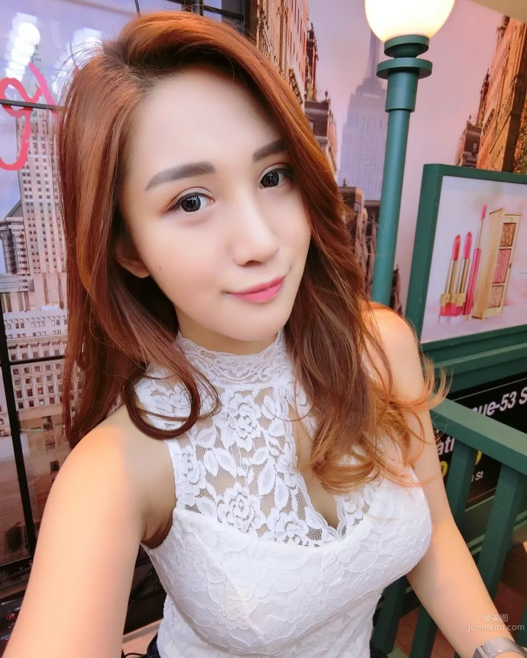 Vivi Yan: Bivi photo 3