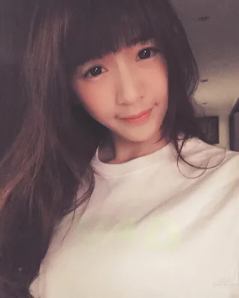 陳語謙- 高人氣IG正妹可愛美圖