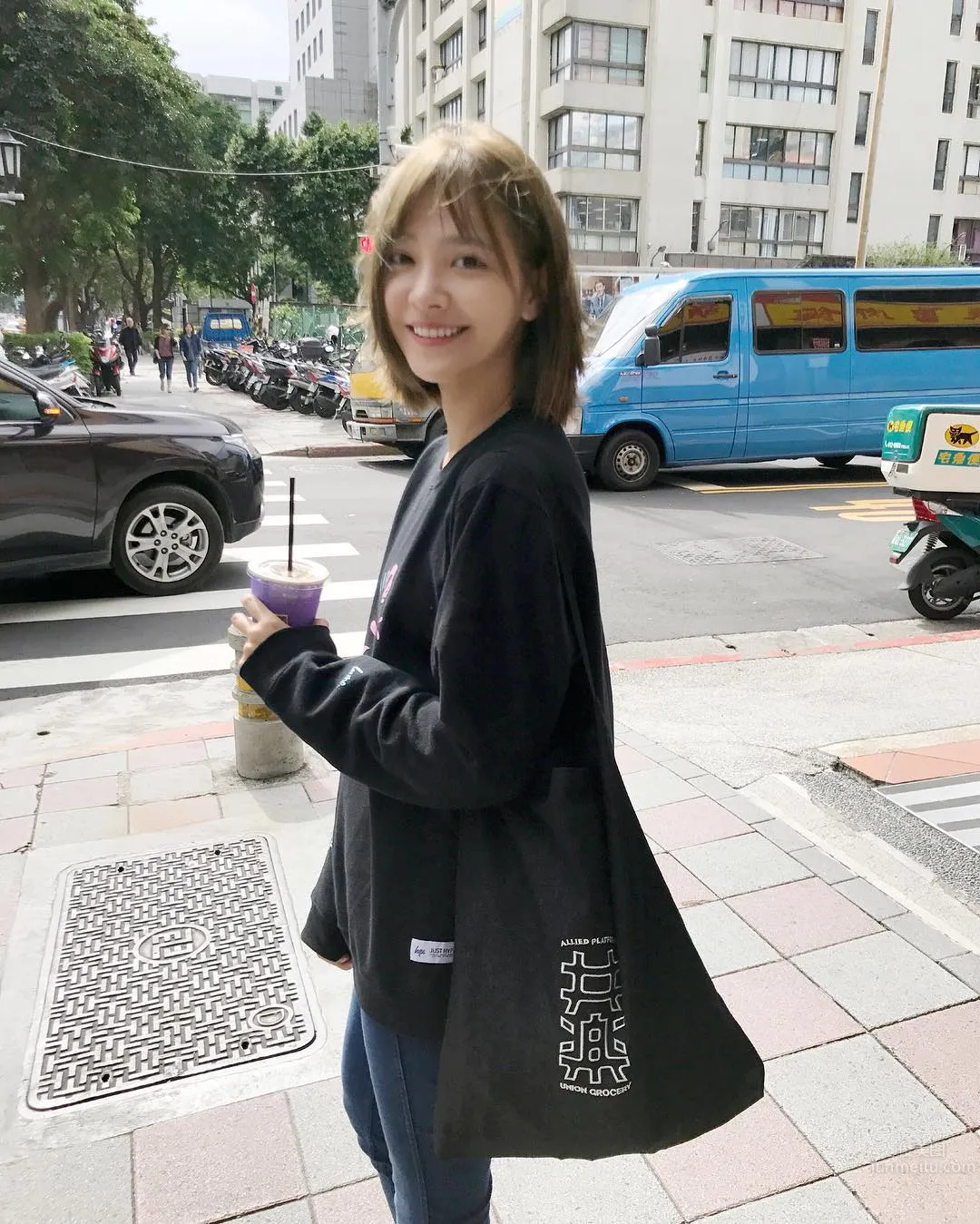 Ellen Wu - A Girl with an Overflowing Amount of Positive Charm photo 9