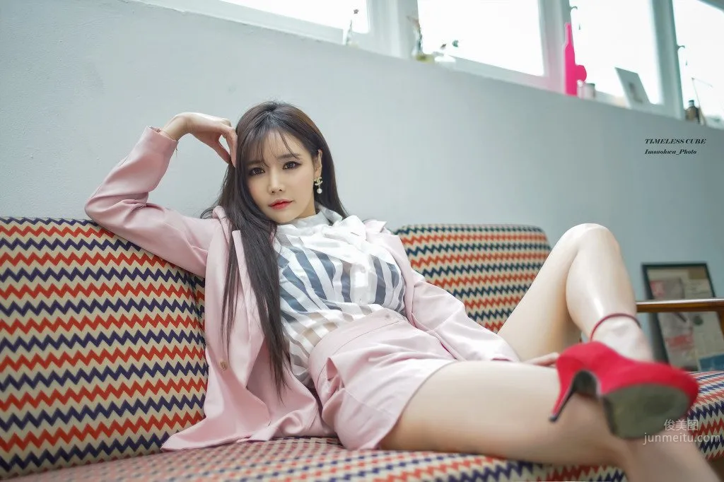 Han Ga Eun, Sexy and Alluring Uniform Photo photo 33
