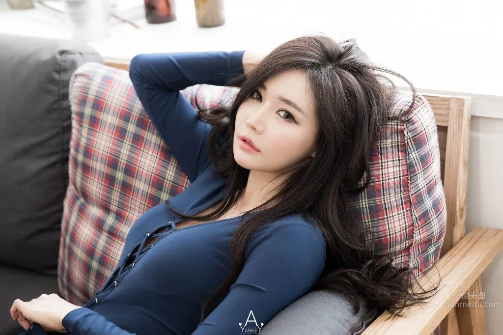 Han Jiaen, South Korean Model Ultra Charming Home Photo Set photo 14