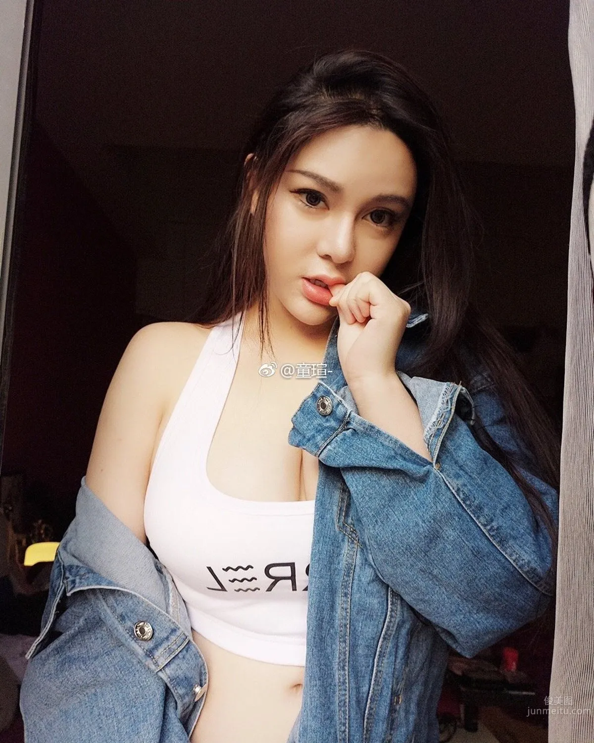Tong Xuan, Busty Beauty Weibo Private Shoot photo 7