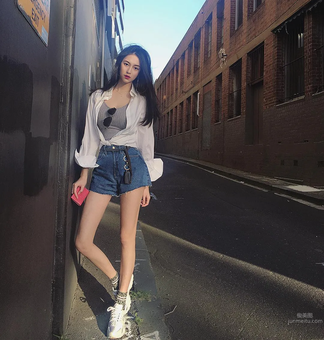 Neeitrighthere- 不靠長輩靠美腿 10萬網友被她電暈 13