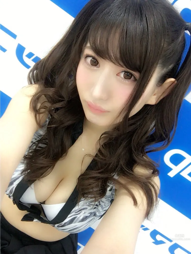Mayu Tsukishiro, Japanese Playful Young Girl Private Photos photo 19