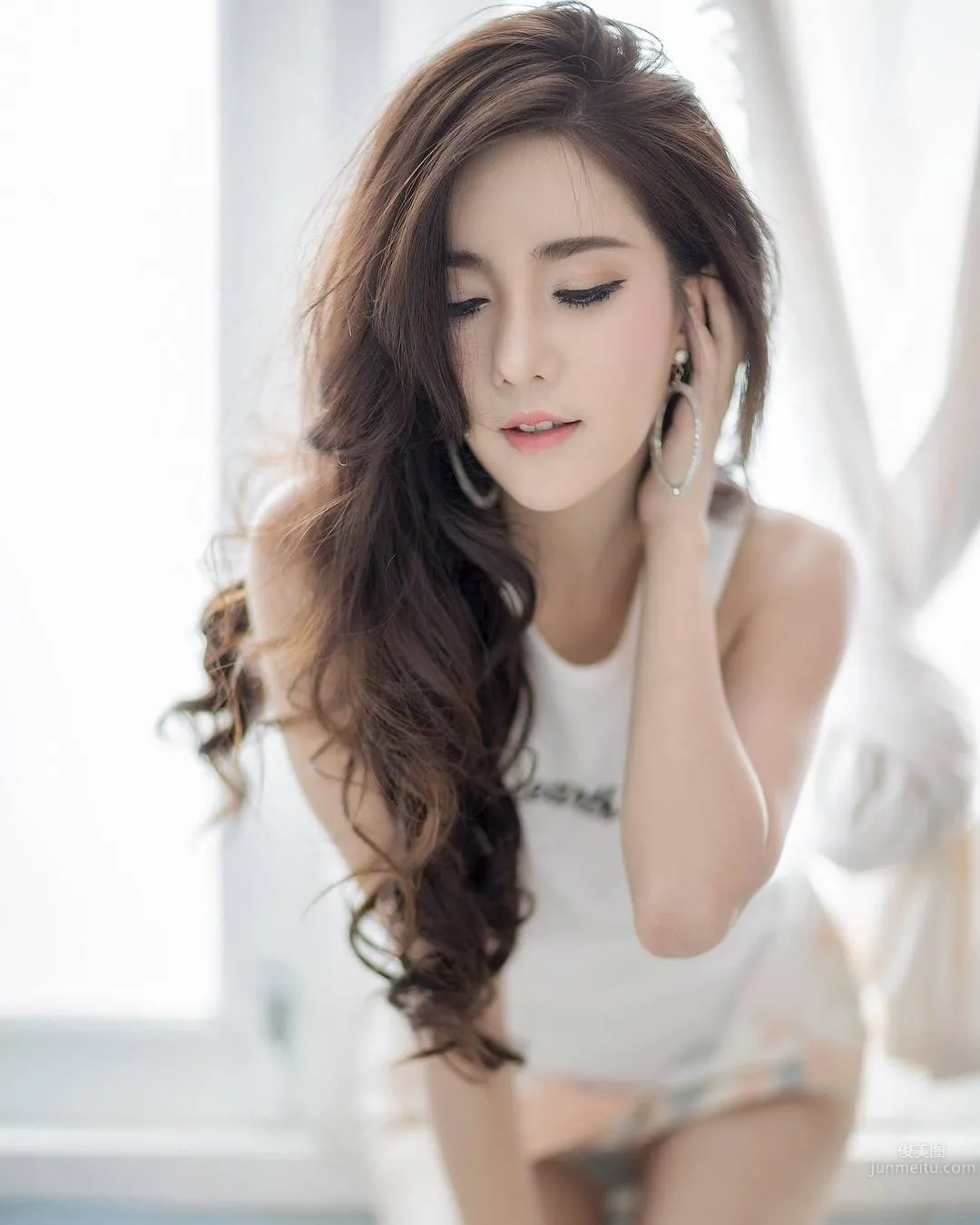 Sutassa Suthumjindakun- 泰国花花公子辣模性感写真_2