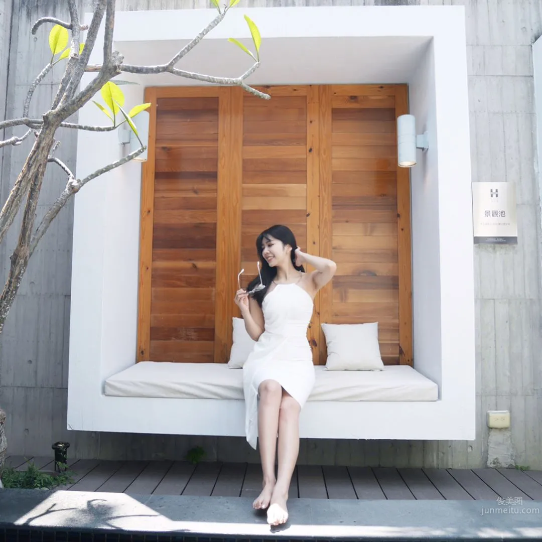 Xinxin ELLY, EVA Air Beautiful Legs Top Flight Attendant photo 16