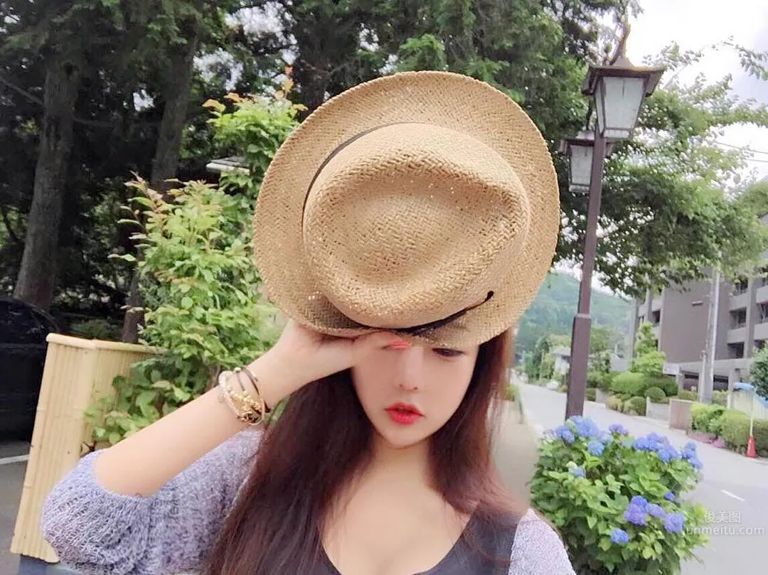 i.am.yui, So Hot She Loses Her Balance photo 19